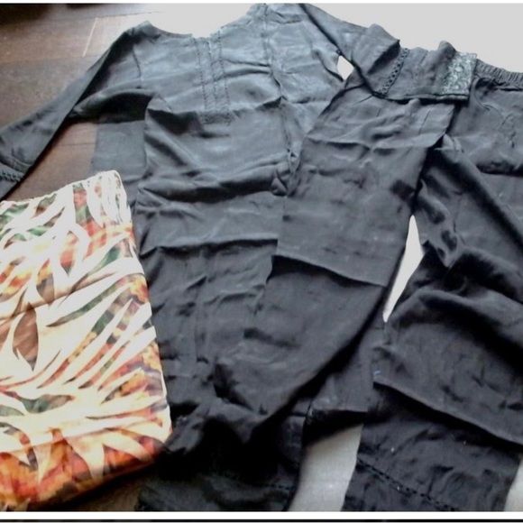 ✨ Womens Indian 3 Piece Sequin Embroidered Top & Pants w Matching Wrap-Medium✨ - Picture 1 of 1